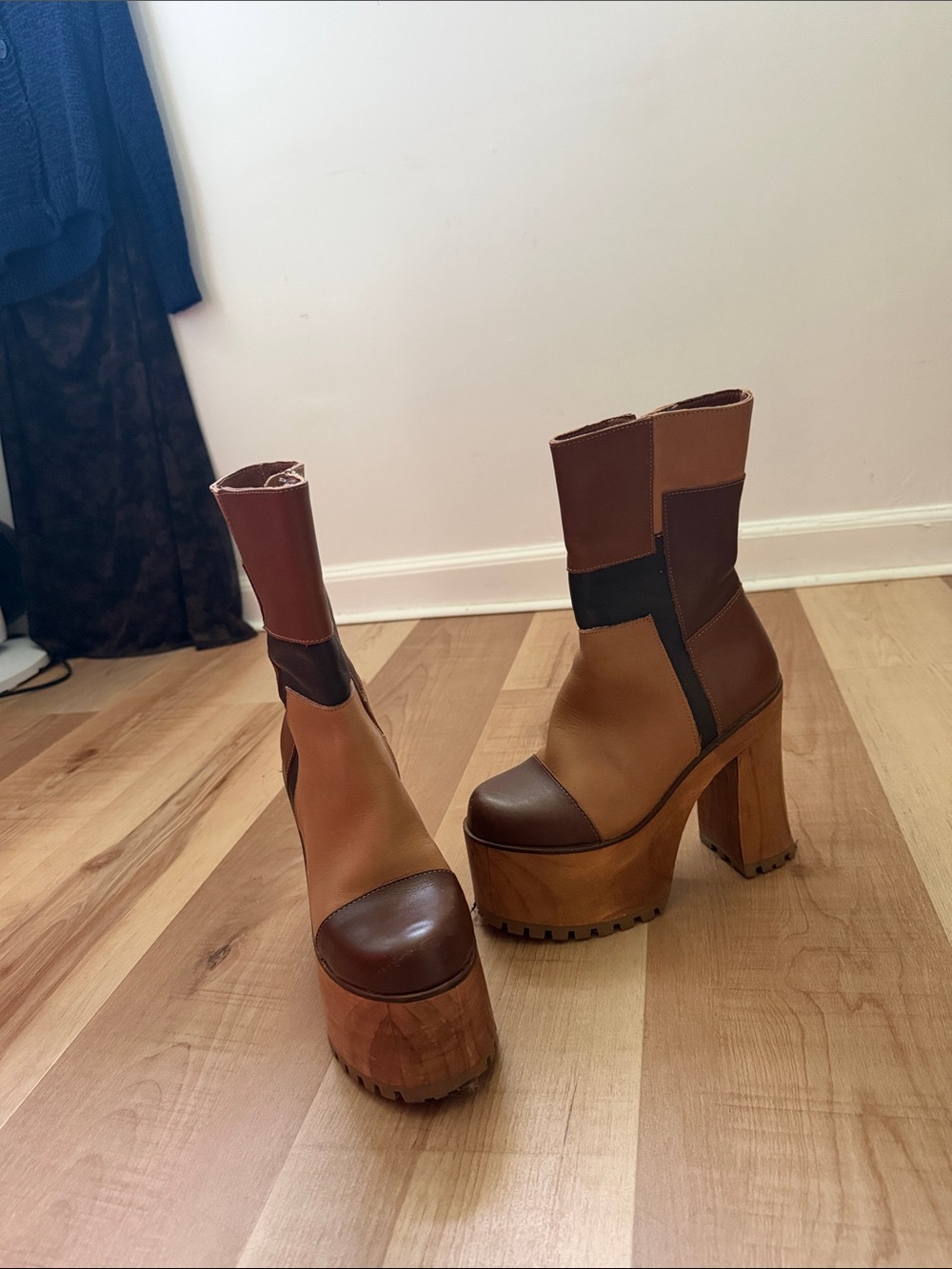 Steve Madden Platform Leather Ankle Boots in Two-Tone Brown - Picture 2 of 2